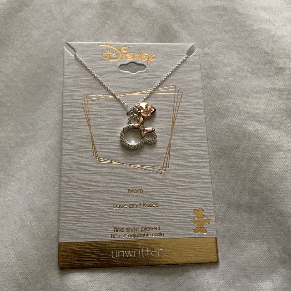 Disney unwritten Minnie Mouse mom chain.